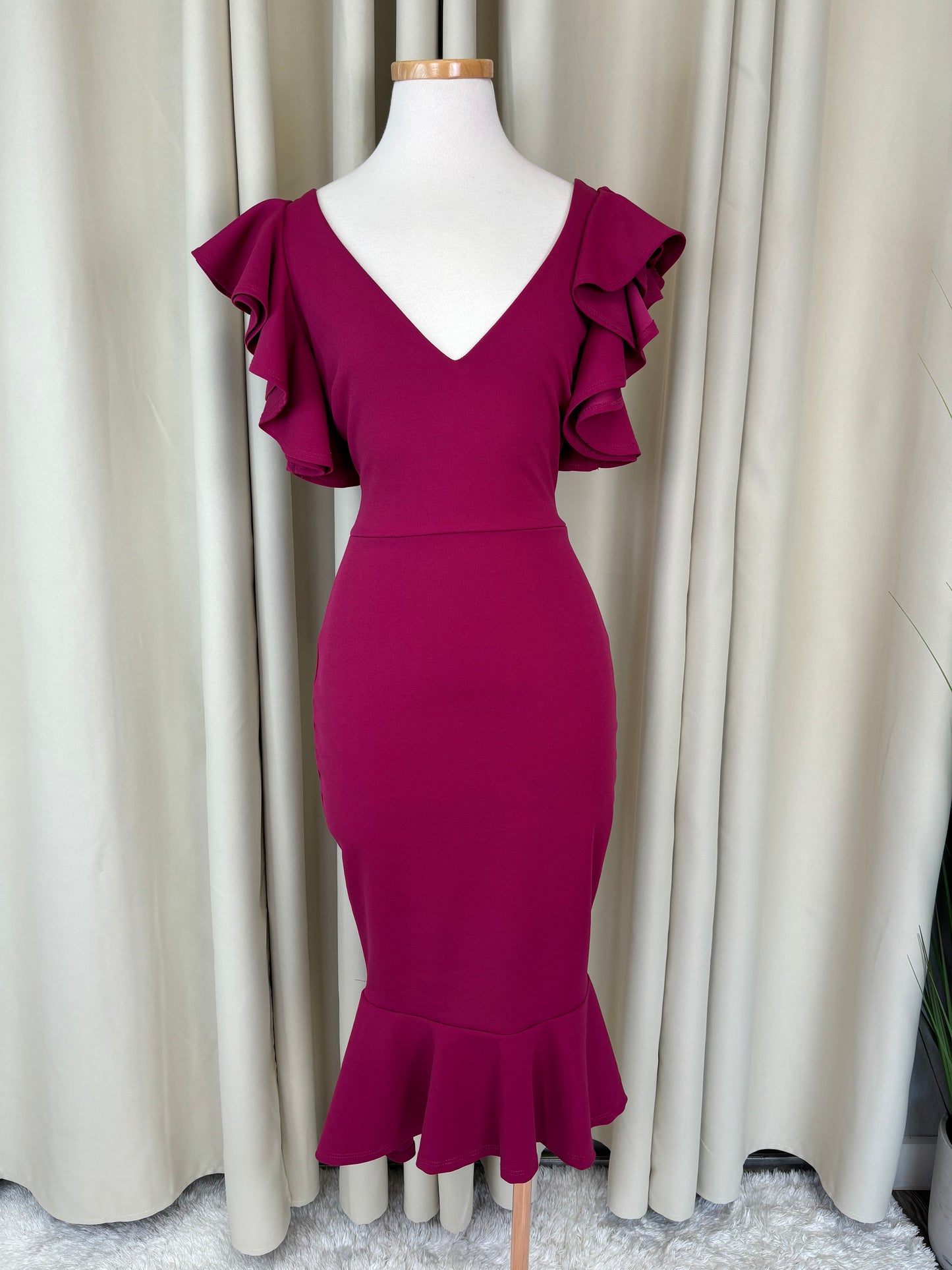 Karina Marmaid Dress ( Magenta)