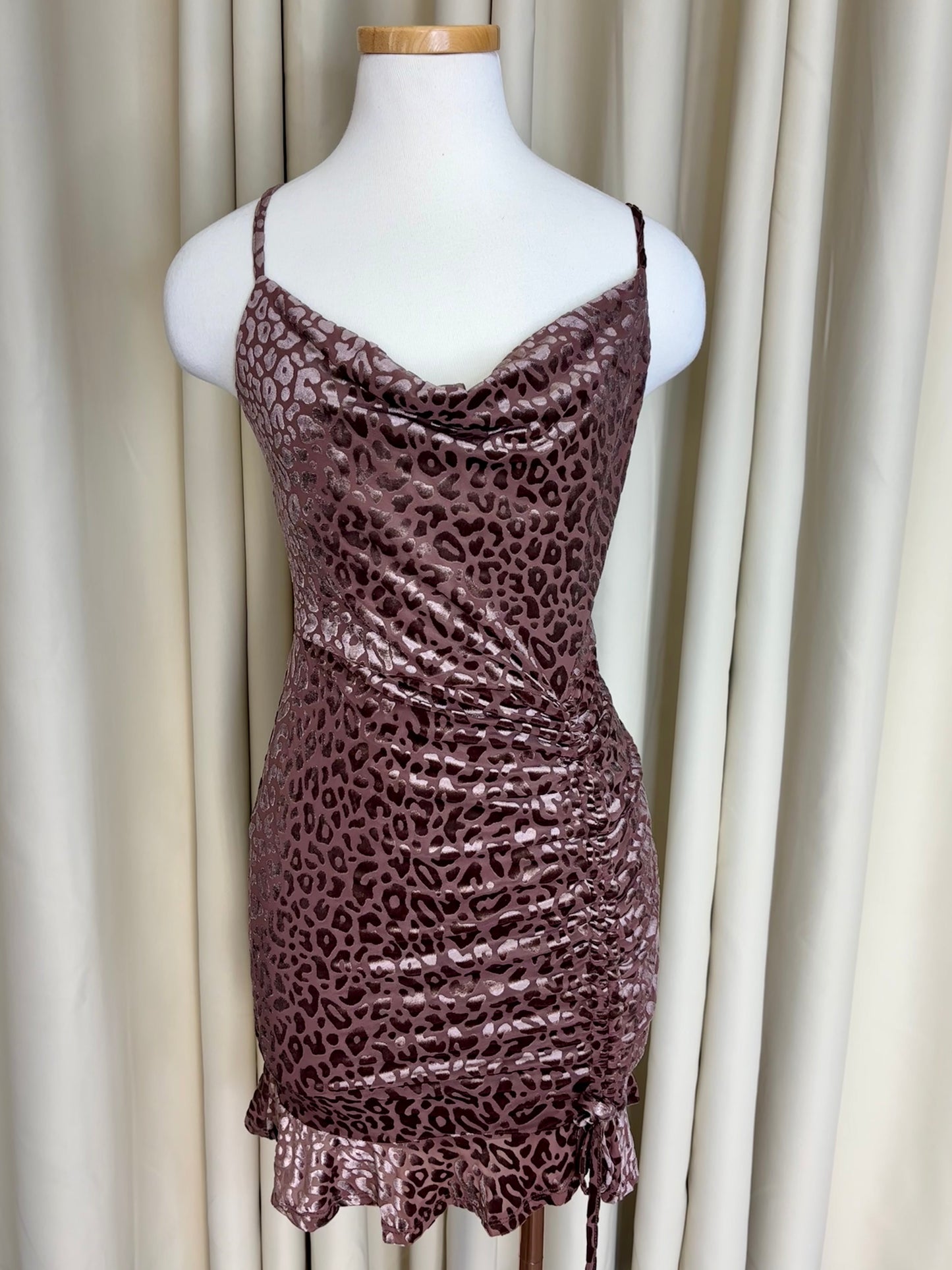 Mila Velvet Ruched Dress (Dark Mocha)